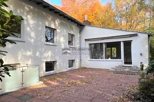 Repräsentatives Einfamilienhaus umgeben von Natur mit zwei Garagen und PKW-Stellplätzen! – Die vollständige Adresse der Immobilie erhältst du vom Anbieter., 58093 Emst, Hagen – Vorschaubild 4