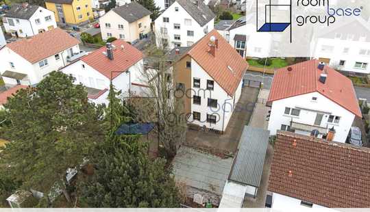 Bild von Großes Dreifamilienhaus mit Baugrundstück