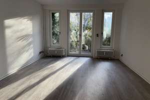 Helle Erdgeschosswohnung mit Wohlfühlfaktor! – Simon-Bolivar-Straße 15A, 13055 Alt-Hohenschönhausen, Berlin – Vorschaubild 1