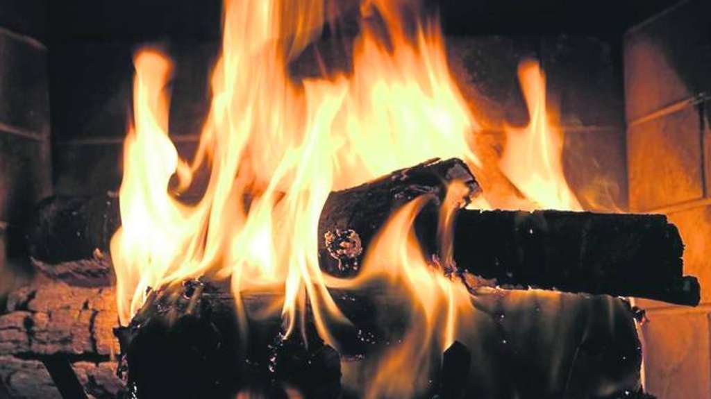 Immobilie in Lauter-Bernsbach - GENIESSEN SIE GEMÜTLICHE ABENDE VORM KAMIN IN IHREM NEUEN BUNGALOWS! - Bild 0