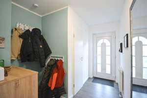 Moderne Doppelhaushälfte mit Wintergarten, Einbauküche und Garage in ruhiger Lage von Roisdorf – Die vollständige Adresse der Immobilie erhältst du vom Anbieter., 53332 Bornheim – Vorschaubild 3
