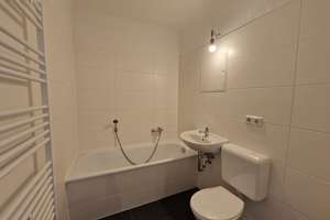 **Familien Willkommen**4-Zimmer-Wohnung // Balkon // 3.OG // Bad mit Wanne // ab sofort – Andromedaweg 20, 4205 Grünau-Nord, Leipzig – Vorschaubild 2