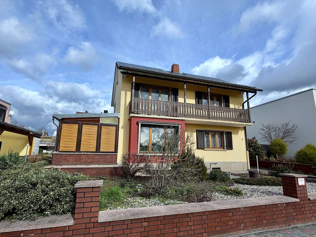 Immobilie in Weisenheim am Sand - Viel Platz zum Wohnen und Arbeiten... großzügiges Einfamilienhaus mit Anbau und Nebengebäude - Bild 1