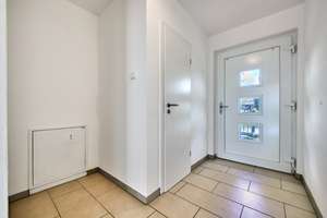 PET FRIENDLY 2011 DUPLEX HOUSE! 
approx. 165 m², 4.5-Room, 3.5-Bed, 2.25-Bath, Garage and Parking – Die vollständige Adresse der Immobilie erhältst du vom Anbieter., 65205 Erbenheim, Wiesbaden – Vorschaubild 3