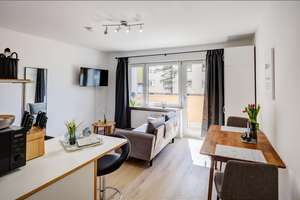 Möbliert: Moosach: Möblierte Balkonwohnung zur Miete – Die vollständige Adresse der Immobilie erhältst du vom Anbieter., 80997 Moosach-Bahnhof, München – Vorschaubild 3