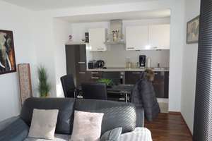 Helle teilmöblierte 2-Zi.-Whg. mit Westbalkon in BMW-Nähe, neuwertige EBK, provisionsfrei. – Schleissheimerstrasse 303, 80809 Am Riesenfeld, München – Vorschaubild 7