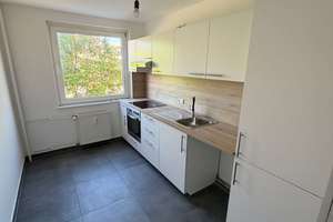 Komplett sanierte 4-Zimmer-Wohnung mit Balkon Kiel Holtenau *nur schriftl.Anfragen* – Richthofenstraße 41, 24159 Holtenau, Kiel – Vorschaubild 3