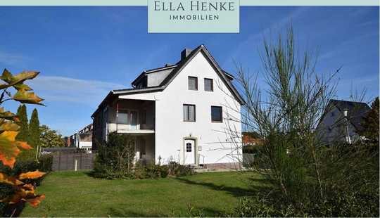 Bild von Zentrumsnah: Solides Zweifamilienhaus zum Sanieren mit 8 Zimmern + Vollkeller.