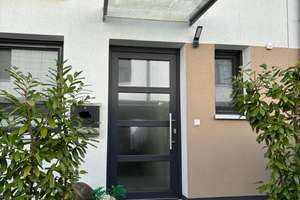 Neuwertiges Reihenmittelhaus mit 4,5-Zimmern