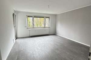 moderne 3-Zimmer-Wohnung mit Balkon und EBK in Leverkusen-Steinbüchel