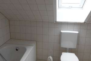 Attraktive 3-Zimmer-Wohnung: Helles Dachgeschoss in Fürth – Regelsbacher Straße 26a, 90768 Atzenhof, Burgfarrnbach, Fürth – Vorschaubild 9