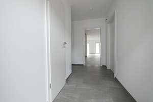 Familienfreundliche Neubau-Doppelhaushälfte im Nürnberger Westen – KfW-70 Energiesparhaus – Die vollständige Adresse der Immobilie erhältst du vom Anbieter., 90431 Höfen, Nürnberg – Vorschaubild 3