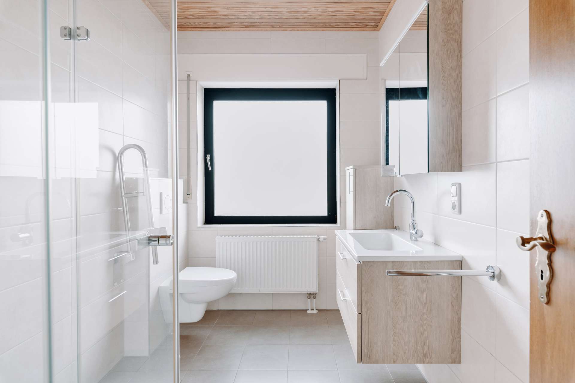 Immobilie in Dahlenburg - Lichtdurchfluteter Bungalow mit Vollkeller und gepflegtem, großem Garten - Bild 4