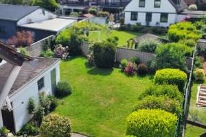 MANNELLA *Zentrale Lage mit Gartennutzung & Garage* Sonnige Dachgeschosswohnung in Troisdorf – Die vollständige Adresse der Immobilie erhältst du vom Anbieter., 53840 Troisdorf – Vorschaubild 4