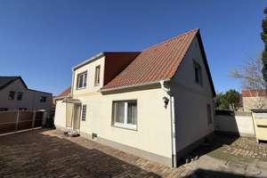 Familienidyll in ruhiger 
Top-Lage von Friedersdorf 
6 Zimmer und 2 Bäder 
auf ca. 131 m² Wohnflä – Sandbergweg 10, 6774 Friedersdorf – Vorschaubild 2