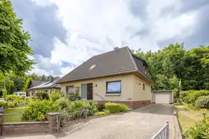 Grünes Glück 
Einfamilienhaus mit anliegendem Waldgrundstück – Diepholz (Kreis) – Vorschaubild 1