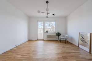 Saniert mit Süd-Balkon & EBK – provisionsfrei