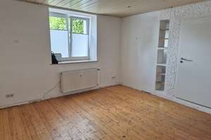 AC-Walheim | 2-Zimmer-Wohnung mit Stellplatz und Garten in denkmalgeschütztem Mehrfamilienhaus