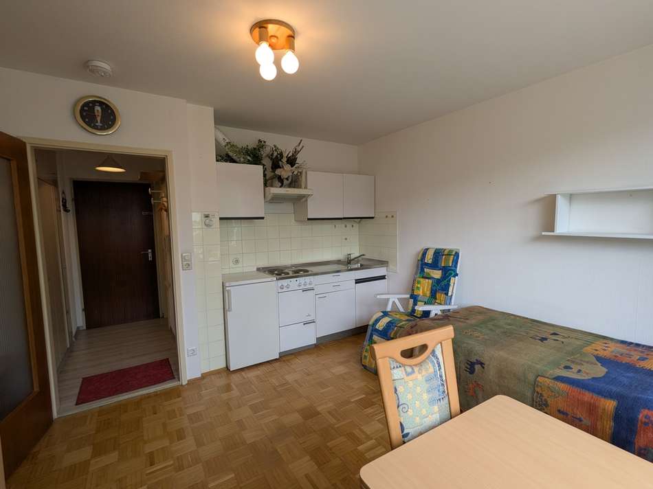 Wohn-/ Schlafzimmer