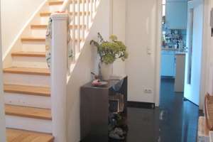 Modernes Einfamilienhaus in schöner Randlage mit Kamin, Garage, großer Garten und Dachterrasse! – 60599 Sachsenhausen-Süd, Frankfurt am Main – Vorschaubild 12