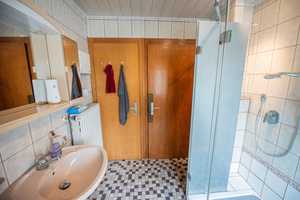 Interessantes 6-Zimmer-Haus in bester Lage von Rheindürkheim direkt am Rheinufer gelegen. – Am Fahrt 15, 67550 Worms – Vorschaubild 9