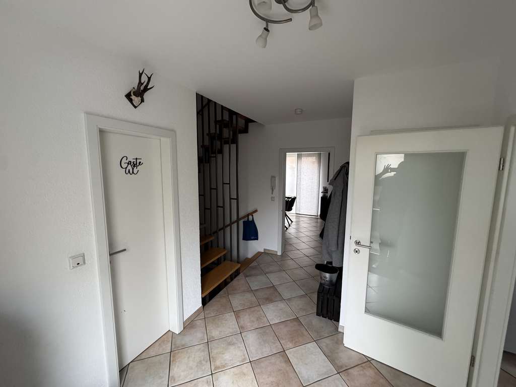 Immobilie in Eltville am Rhein - 4-Zimmer Eigentumswohnung (Haus-im-Haus) mit Garten und Ausbaupotenzial in 65434 Eltville am Rhein - Bild 1