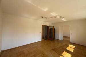 Attraktives 3-Familienhaus mit schönem Garten in zentraler, aber ruhiger Lage von S-Sillenbuch! – Die vollständige Adresse der Immobilie erhältst du vom Anbieter., 70619 Sillenbuch (Ortsteil), Stuttgart – Vorschaubild 11