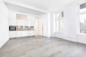 Samariterkiez, Friedrichshain: Saniertes Industrie-Loft mit 2 Zimmer, Balkon, hohen Decken – Berlin – Vorschaubild 1