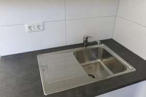 schöne Dachgeschosswohnung löffelfertig 1ZiKüB mit Einbauküche, voll möbliert – Mühlenbroicher Weg 143, 40472 Rath, Düsseldorf – Vorschaubild 20