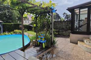 Ruhiges RMH mit 300 m² Grundstück, 110,75 m² Wfl., Garage, Pool, Wintergarten und Balkon in 01109 DD – Die vollständige Adresse der Immobilie erhältst du vom Anbieter., 1109 Hellerau/Wilschdorf, Dresden – Vorschaubild 9