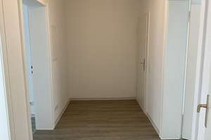 Neues Bad° Neuer Boden° Neues Wohngefühl° 2 Zimmer mit Balkon + separate Küche, guter Schnitt – Weißenburgstraße 67, 40476 Derendorf, Düsseldorf – Vorschaubild 11