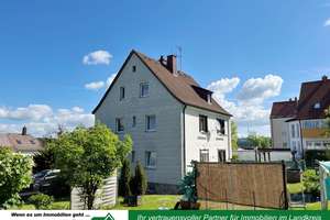 Solides Wohnhaus mit Potenzial und Garten – Die vollständige Adresse der Immobilie erhältst du vom Anbieter., 95100 Selb – Vorschaubild 2
