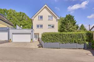 Neuwertiges und familienfreundliches EFH mit schönem Garten! – Die vollständige Adresse der Immobilie erhältst du vom Anbieter., 67659 Erzhütten Wiesenthalerhof, Kaiserslautern – Vorschaubild 2