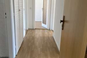 3-R-Whg. mit Balkon in grüner Wohnlage zu vermieten – Oskar-Meßter-Straße 7, 6886 Lutherstadt Wittenberg – Vorschaubild 2