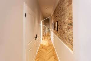 Mitte: Erstbezug nach Sanierung: Design-Altbau mit Fischgrätparkett, 3,6 m Deckenhöhe & 2 Bädern – Die vollständige Adresse der Immobilie erhältst du vom Anbieter., 10115 Mitte (Ortsteil), Berlin – Vorschaubild 9