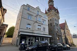 Wohnen im Denkmal direkt neben dem Rathaus.