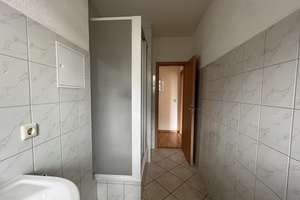 +++  WG-taugliche 2-Zimmer-Wohnung  mit Dusche  +++ – Clausstraße 106, 9126 Lutherviertel, Chemnitz – Vorschaubild 2