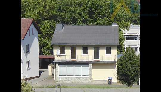 Bild von Einfamilienhaus mit 9 Zimmern, 2 Zi Einliegerwohnung und Garten