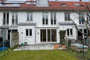 Schönes Reihenmittelhaus in zentraler Lage in Göggingen ab sofort zu verkaufen. – Die vollständige Adresse der Immobilie erhältst du vom Anbieter., 86199 Göggingen-Nordwest, Augsburg – Vorschaubild 2