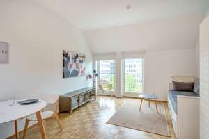 Sonniges möbliertes Apartment, oberste Etage / Sunny furnished apartment at the top – Die vollständige Adresse der Immobilie erhältst du vom Anbieter., 80636 St. Vinzenz, München – Vorschaubild 1