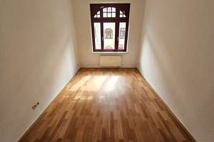 Ansprechende 2-Zimmerwohnung mit Einbauküche|Innenhofbalkon|Tageslichtbad mit Wanne|Abstellraum – Raiffeisenstraße 27, 39112 Leipziger Straße, Magdeburg – Vorschaubild 2