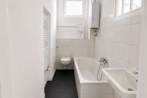 Zentrale, große und renovierte 2-Zimmer-Wohnung im 4.OG in wunderschönem Altbau – Kestnerstraße 49, 30159 Südstadt, Hannover – Vorschaubild 2