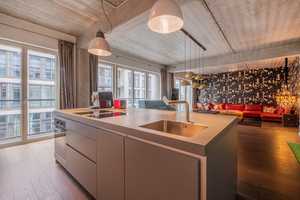 Urban und individuell -  Außergewöhnliche 3-Zimmer-Wohnung im Scheunenviertel – Berlin – Vorschaubild 3