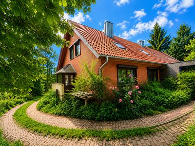 Großzügig wohnen im Grünen
DHH mit ca. 254 m² Wohnfläche und weitläufigem Grundstück in Schönwalde