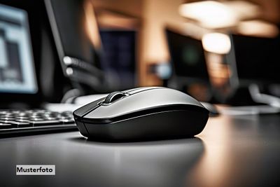 Gewerbegebäudekomplex - Verwaltungsgebäude mit Wohnungen