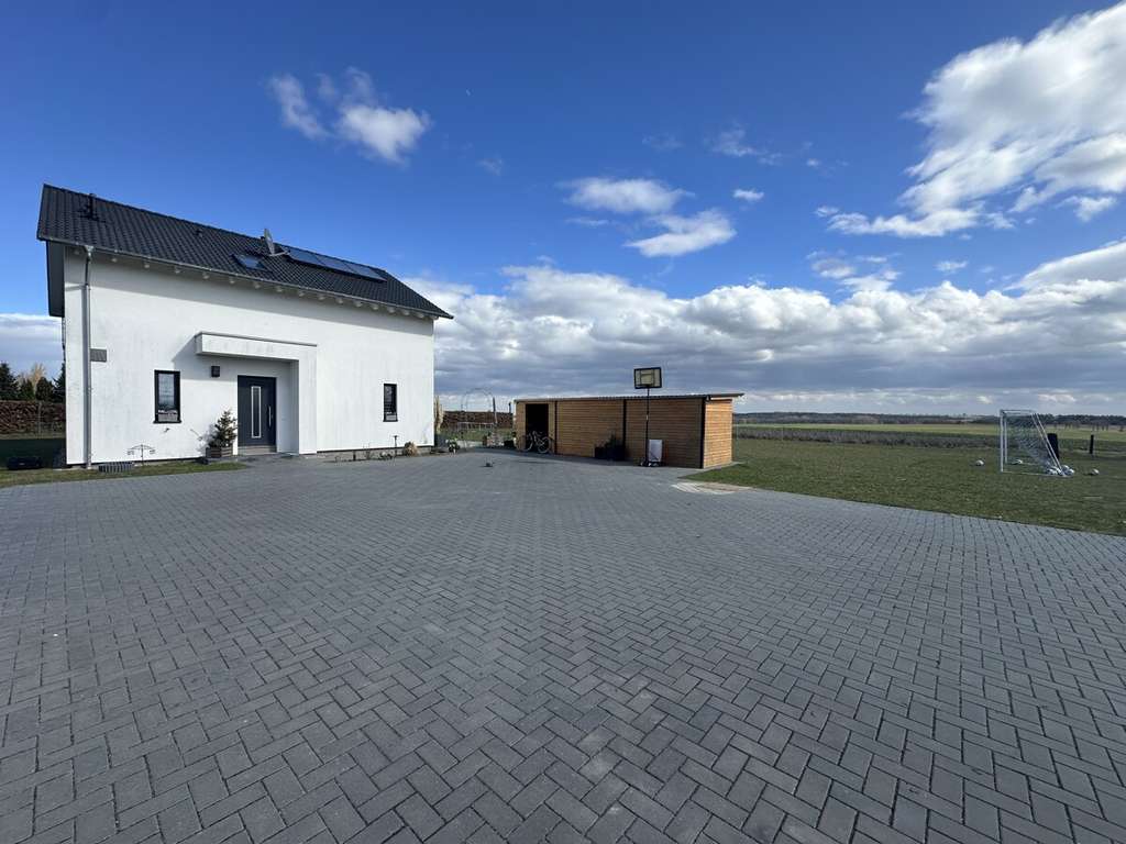 Immobilie in Nordwestuckermark - Exklusives Energieeffizienzhaus (KfW 55) – Neubau 2022 mit großzügigem Grundstück & Nebengelass - Bild 2
