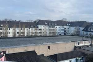 Helle u. neuwertige 4-Zimmer Dachgeschoss-Maisonette mit einem KFZ-Stellplatz im Innenhof! – Die vollständige Adresse der Immobilie erhältst du vom Anbieter., 50737 Weidenpesch, Köln – Vorschaubild 3