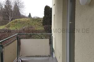 VIDEO - NEUBAU. Single(t)raum. HOCHPARTERRE. großer BALKON. LAMINAT. EINBAUKÜCHE. DUSCHE. SP