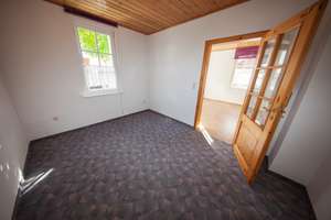 Einfamilienhaus in bester Lage, nur wenige Schritte vom Stadtzentrum entfernt! Sofort bezugsfrei! – Die vollständige Adresse der Immobilie erhältst du vom Anbieter., 96476 Bad Rodach – Vorschaubild 10