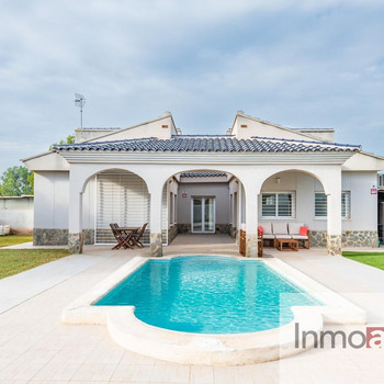 CHALET IN NUEVA PEDRALBILLA